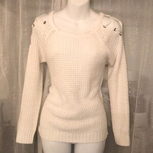 Ladies sweater creamy white size small with cross cross knitted shoulder peeks
